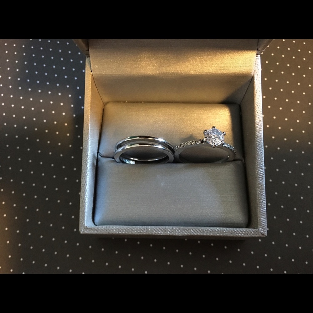 Ring - Picture 3 of 7